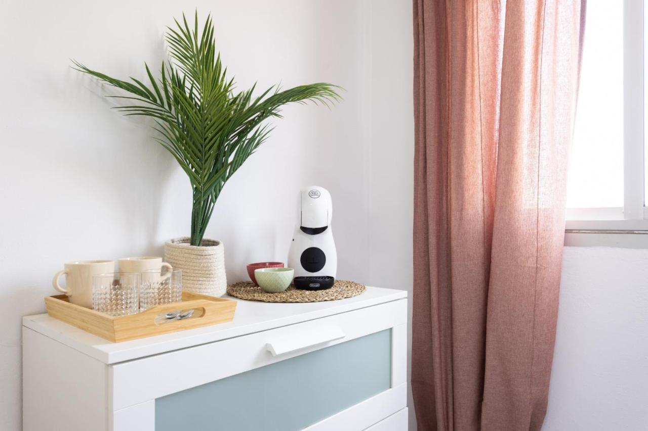 Eden Rentals 103 Surfy Stylish Bed&Coffee Room กรานาดิลญา เด อาโบนา ภายนอก รูปภาพ