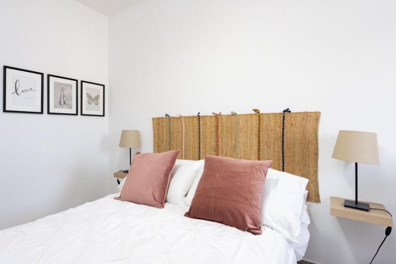 Eden Rentals 103 Surfy Stylish Bed&Coffee Room กรานาดิลญา เด อาโบนา ภายนอก รูปภาพ