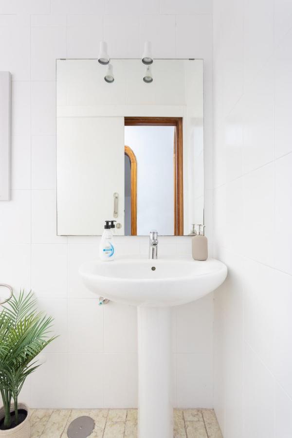 Eden Rentals 103 Surfy Stylish Bed&Coffee Room กรานาดิลญา เด อาโบนา ภายนอก รูปภาพ